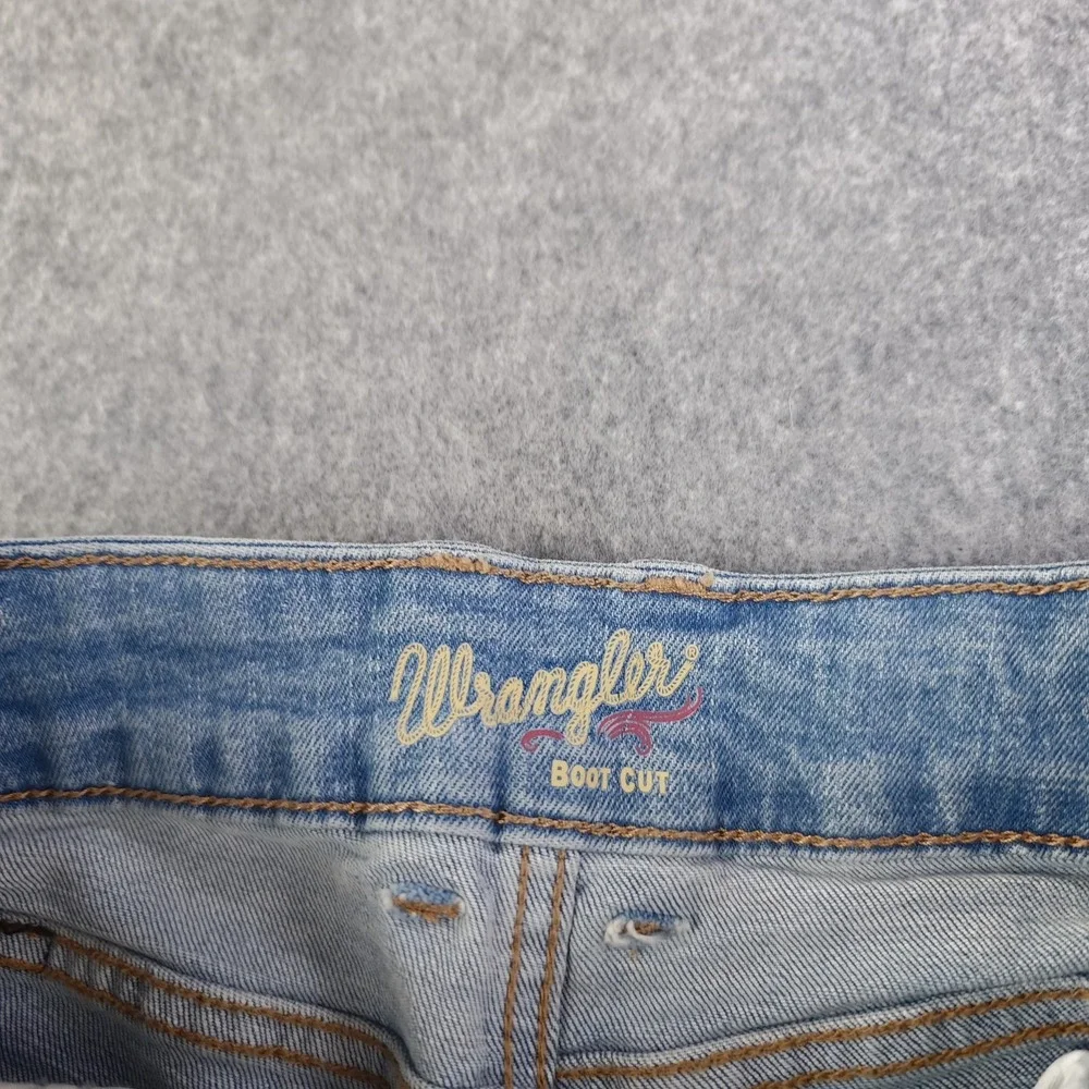 Wrangler Bootcut Jeans Women's 30x34 Blue Light Wash Distressed Mid Rise
